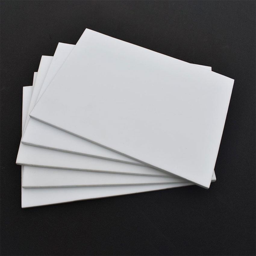 Quels sont les avantages du conseil d'administration de Forex PVC blanc?